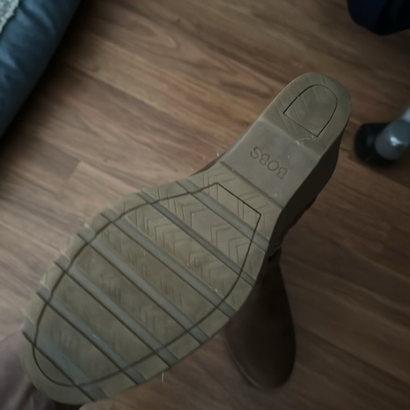 Bob’s from Sketchers size 8.5 ankle wedge boots barely worn. - Picture 3 of 4